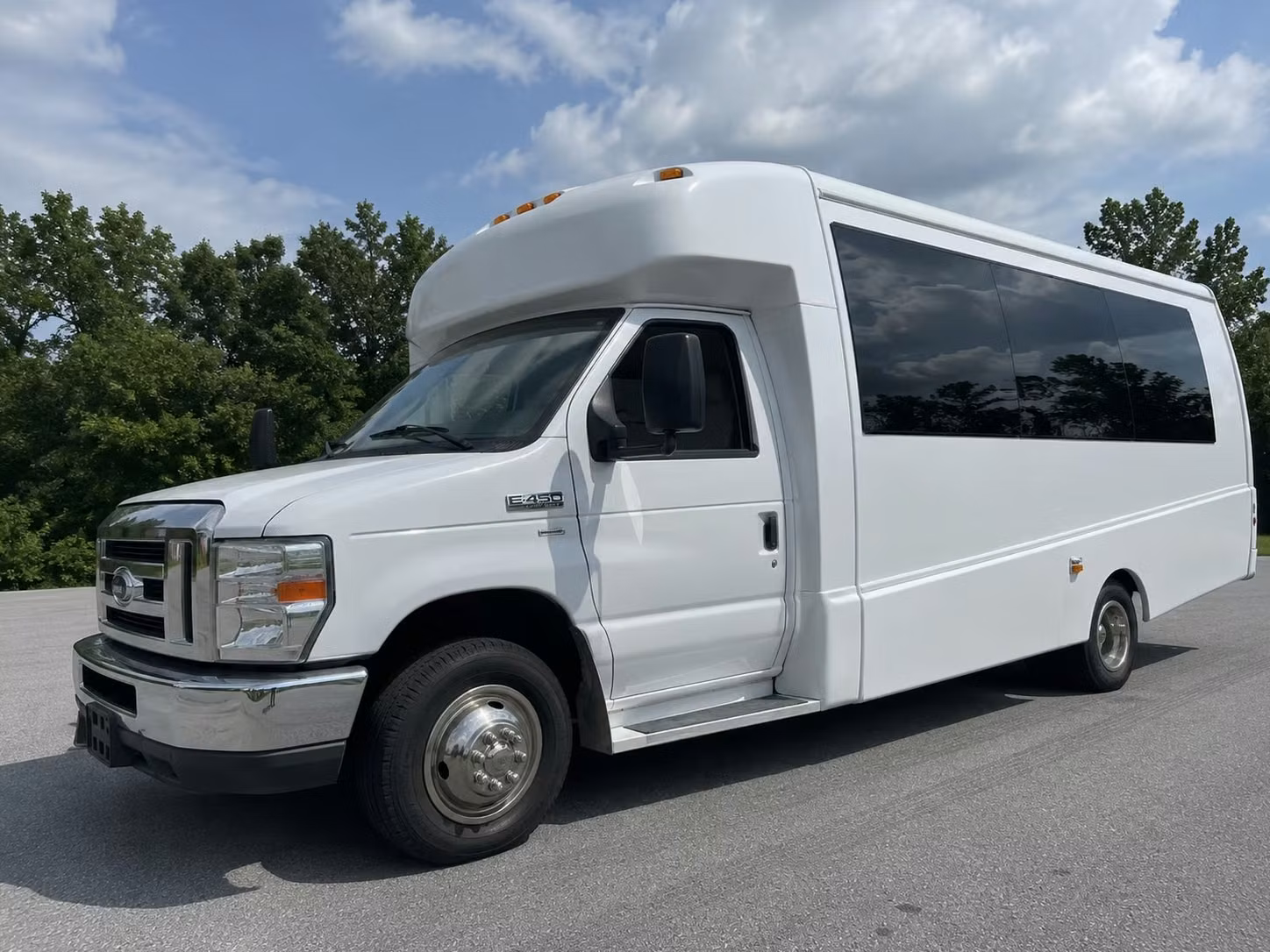 bachelorette party buses and bridal party transportation in corona