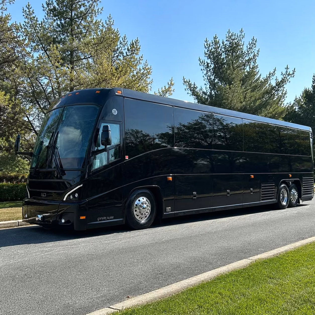 construction site and industrial workforce shuttles in the corona area